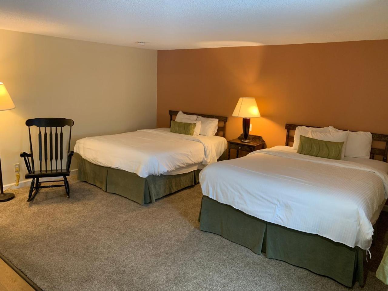 Four Winds Country Hotel